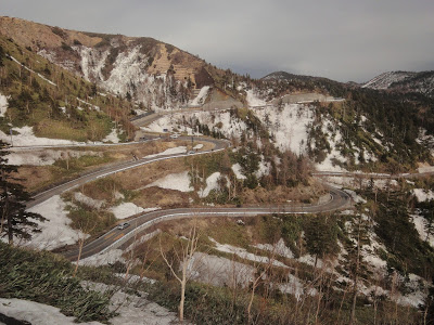 雪壁乗り越えて、草津白根・志賀縦走テント泊ヒルクライム