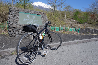 クロスバイクで行く、富士山ヒルクライム（御殿場・富士宮五合目、宝永山登山付き）