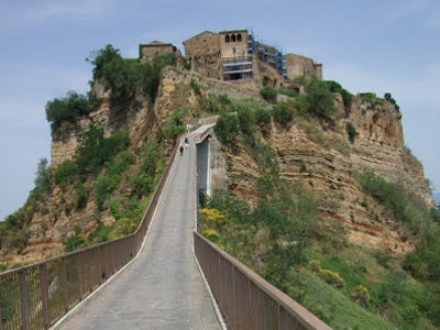 イタリアの旅「天空の村　チヴィタ・ディ・バーニョレッジョ」