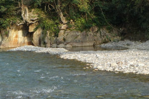 川そのものが露天風呂「川湯温泉」